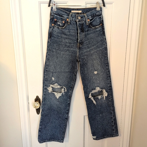 Levi's Ribcage Straight Ankle Jeans - Picture 1 of 3